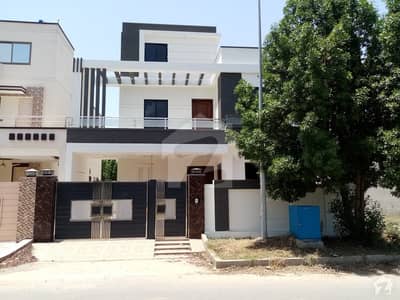 Here Is A Good Opportunity To Live In A Well-Built House Here Is A Good Opportunity To Live In A Well-Built House