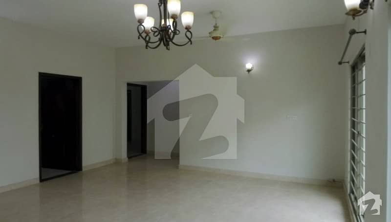 Ground Floor 10 Marla Brand New Flat For Sale In Askari 11 Lahore