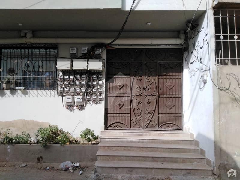 پی اینڈ ٹی کالونی کراچی میں 3 کمروں کا 4 مرلہ فلیٹ 55 لاکھ میں برائے فروخت۔