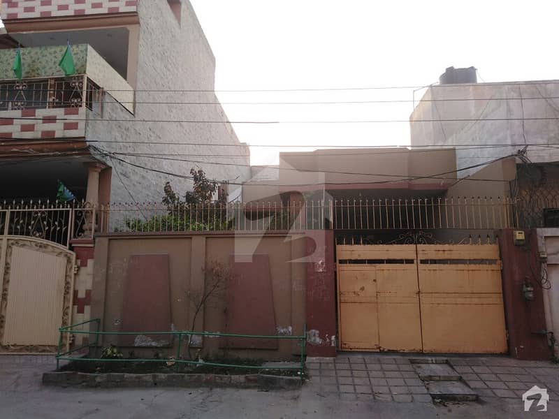 کینال پوائنٹ ہاؤسنگ سکیم ہربنس پورہ لاہور میں 4 کمروں کا 7 مرلہ مکان 1. 1 کروڑ میں برائے فروخت۔