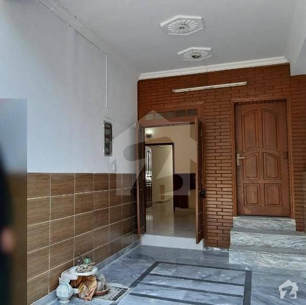 جی ۔ 10/3 جی ۔ 10 اسلام آباد میں 4 کمروں کا 10 مرلہ مکان 3. 5 کروڑ میں برائے فروخت۔