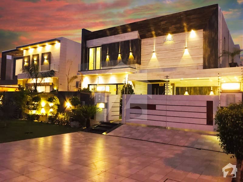 ڈی ایچ اے فیز 5 ڈیفنس (ڈی ایچ اے) لاہور میں 5 کمروں کا 1 کنال مکان 7. 4 کروڑ میں برائے فروخت۔