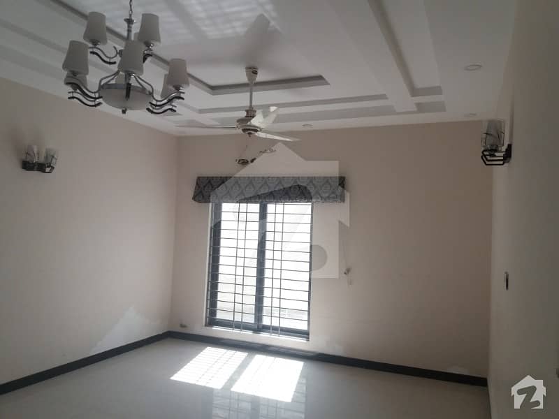 10 Marla Ground Portion For Rent In Bahria Town Phase 3