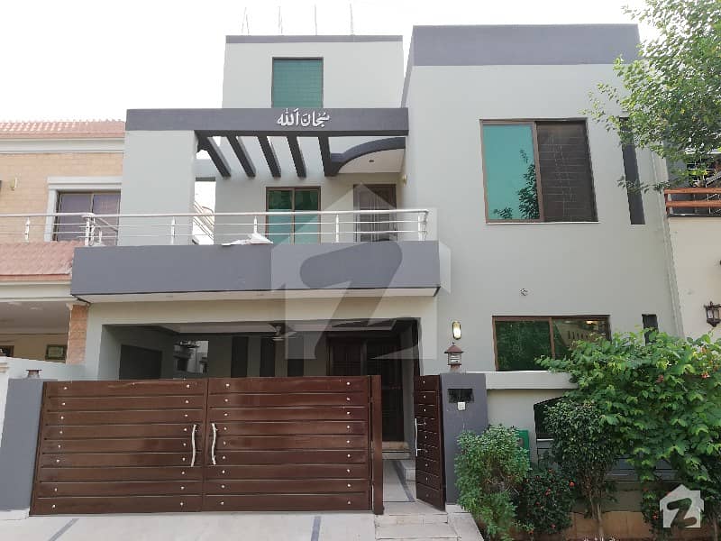 8 Marla House Is Available For Rent In Ali Block Sector B Bahria Town Lahore