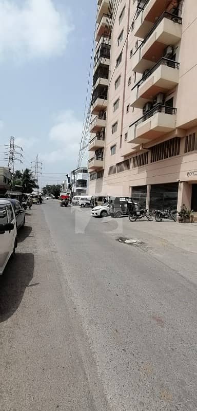 کلفٹن ۔ بلاک 2 کلفٹن کراچی میں 3 کمروں کا 8 مرلہ فلیٹ 4.76 کروڑ میں برائے فروخت۔ کلفٹن ۔ بلاک 2 کلفٹن کراچی میں 3 کمروں کا 8 مرلہ فلیٹ 4.76 کروڑ میں برائے فروخت۔