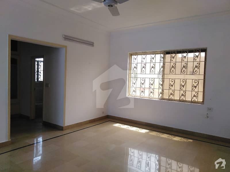 2.5 Kanal Commercial House Is Available For Rent Near International Market