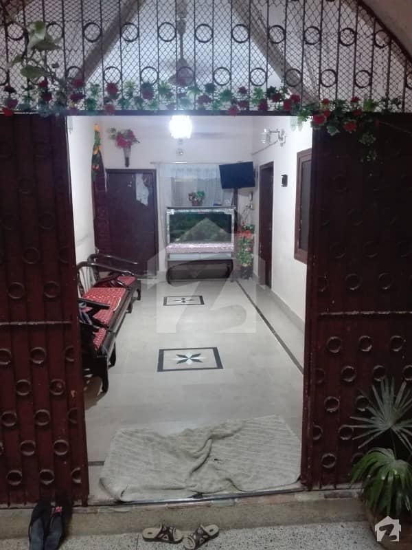 لانڈھی کراچی میں 8 کمروں کا 6 مرلہ مکان 1.7 کروڑ میں برائے فروخت۔