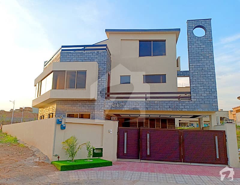 بحریہ ٹاؤن فیز 8 بحریہ ٹاؤن راولپنڈی راولپنڈی میں 5 کمروں کا 18 مرلہ مکان 2.5 کروڑ میں برائے فروخت۔