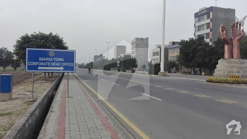 بحریہ آرچرڈ فیز 1 ۔ سدرن بحریہ آرچرڈ فیز 1 بحریہ آرچرڈ لاہور میں 10 مرلہ رہائشی پلاٹ 66 لاکھ میں برائے فروخت۔