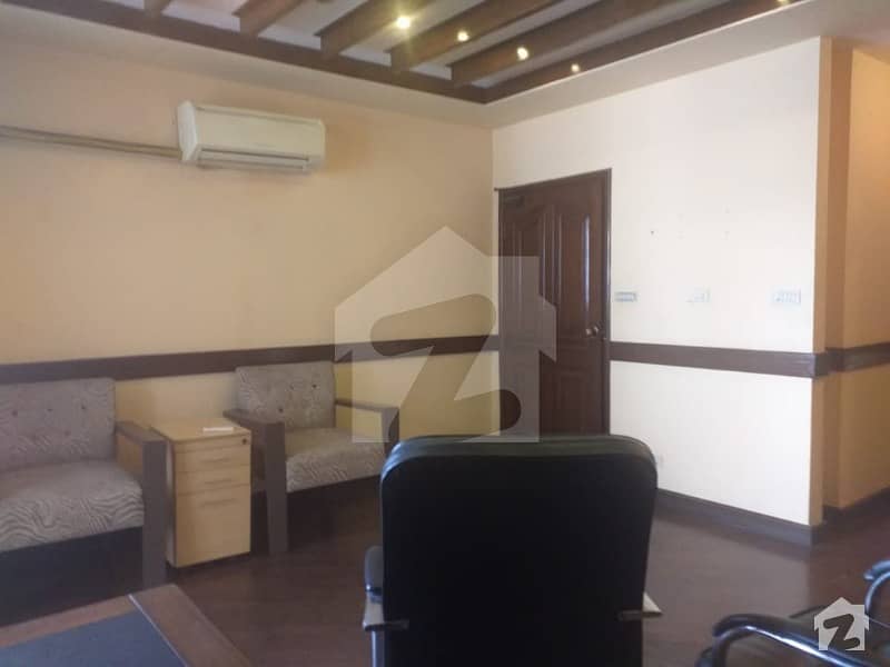 300 Sqft Flat for Rent in Gulberg
