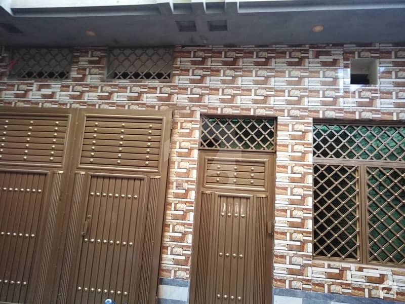 ڈلا زیک روڈ پشاور میں 6 کمروں کا 3 مرلہ مکان 55 لاکھ میں برائے فروخت۔