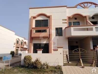 کلاسک ولاز کینال بینک روڈ ملتان میں 3 کمروں کا 4 مرلہ مکان 20 ہزار میں کرایہ پر دستیاب ہے۔