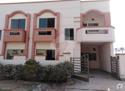 Here Is A Good Opportunity To Live In A Well-Built House Here Is A Good Opportunity To Live In A Well-Built House