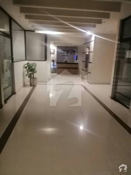 کلفٹن کراچی میں 3 کمروں کا 10 مرلہ فلیٹ 1.5 لاکھ میں کرایہ پر دستیاب ہے۔