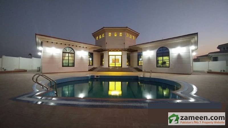 Urgent 2000 Sq Yd Luxury Farm House For Sale