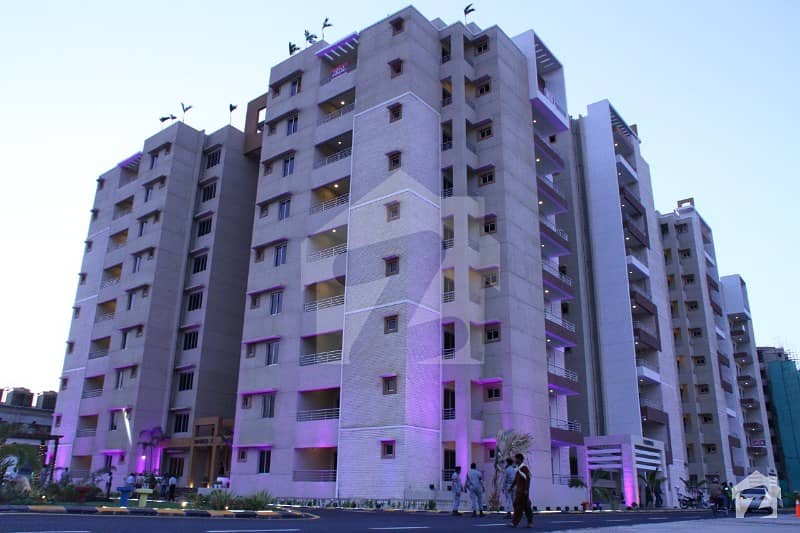 نیوی ہاؤسنگ سکیم کارساز کراچی میں 5 کمروں کا 1.03 کنال فلیٹ 10 کروڑ میں برائے فروخت۔