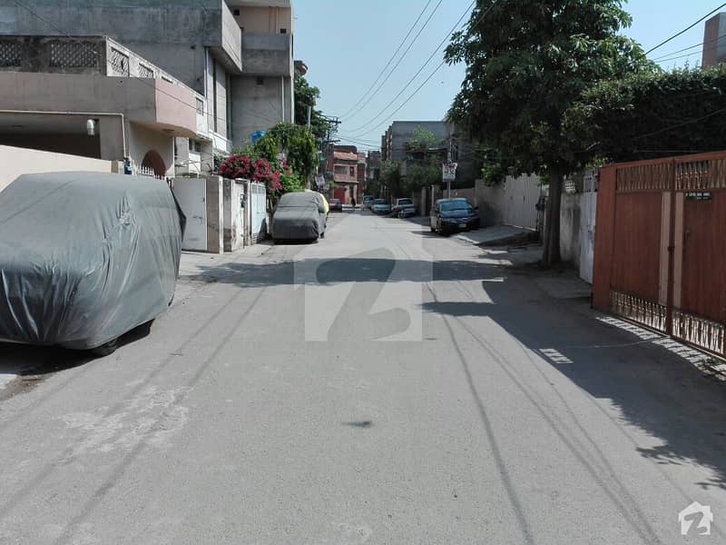 Prime Location House Is Available For Sale Clifton Colony, Lahore