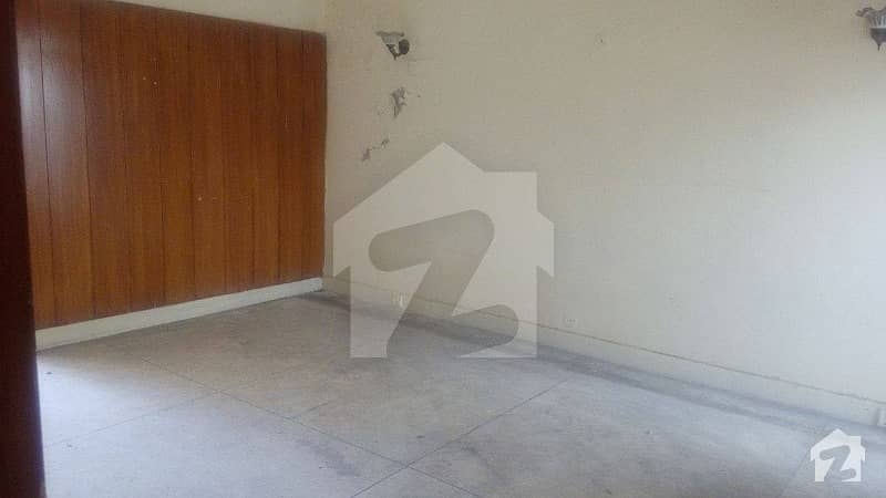 1 Kanal Upper Portion For Rent In Main Cantt