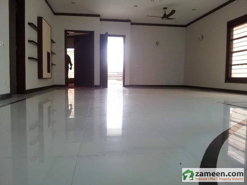 3000 Sq/ft Three Bed Penthouse For Rent