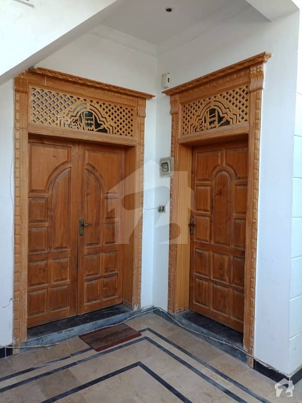 جی ۔ 13/4 جی ۔ 13 اسلام آباد میں 5 کمروں کا 4 مرلہ مکان 1. 4 کروڑ میں برائے فروخت۔