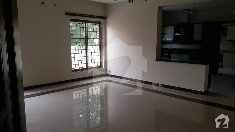 DHA Phase 1  Full House In Sec C Orchard  Available For Rent On Best Location