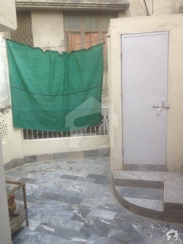 مزنگ لاہور میں 3 کمروں کا 3 مرلہ مکان 55 لاکھ میں برائے فروخت۔