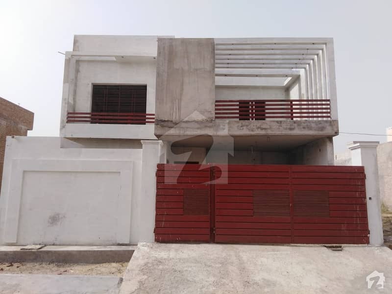 گورنمنٹ ایمپلائیز کوآپریٹو ہاؤسنگ سوسائٹی بہاولپور میں 5 کمروں کا 10 مرلہ مکان 1. 25 کروڑ میں برائے فروخت۔