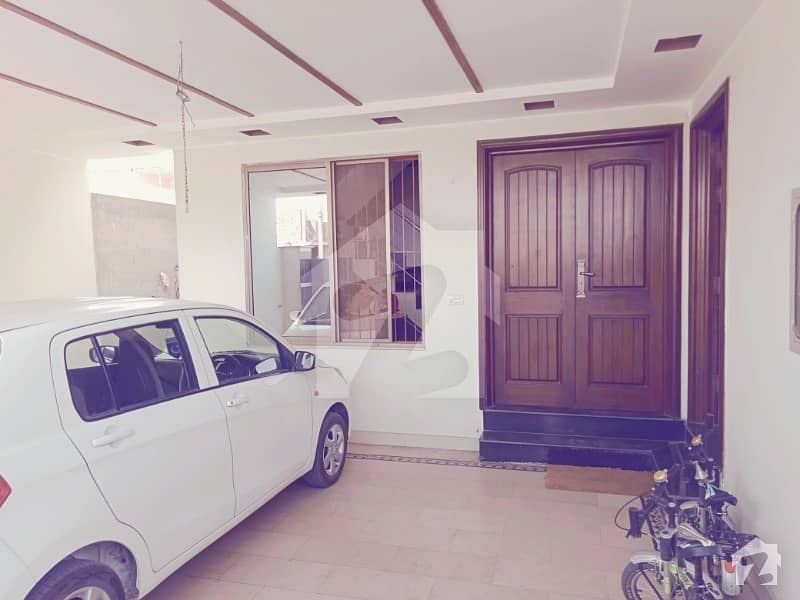 مسلم ٹاؤن فیصل آباد میں 3 کمروں کا 10 مرلہ مکان 30 ہزار میں کرایہ پر دستیاب ہے۔