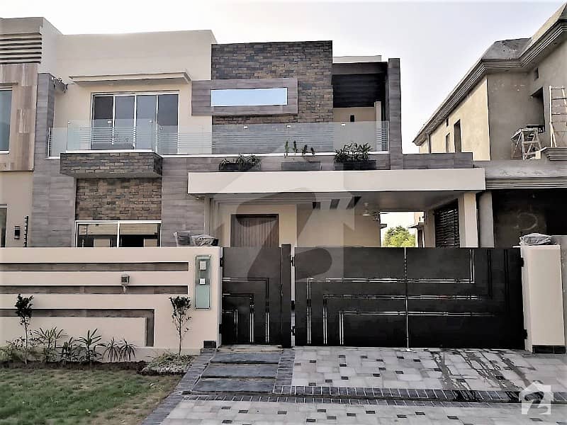 Leads Presenting 10 Marla Attractive Construction Design Bungalow In Dha Lahore