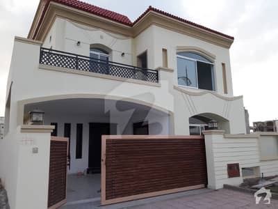 New 10 Marla Boulevard House For Sale New 10 Marla Boulevard House For Sale