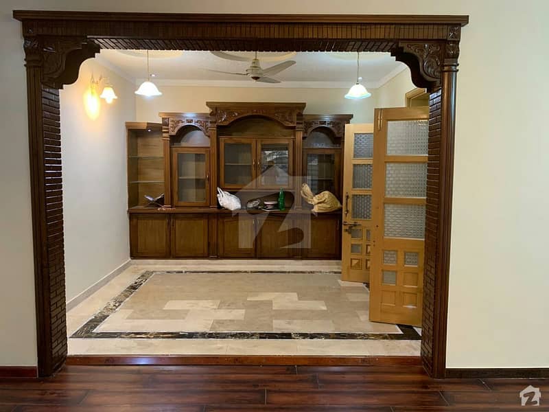 چکلالہ سکیم 3 چکلالہ سکیم راولپنڈی میں 6 کمروں کا 10 مرلہ مکان 1.9 کروڑ میں برائے فروخت۔