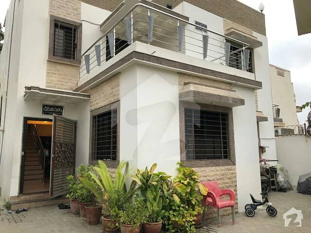 بہادر آباد گلشنِ اقبال ٹاؤن کراچی میں 4 کمروں کا 10 مرلہ مکان 1.4 لاکھ میں کرایہ پر دستیاب ہے۔