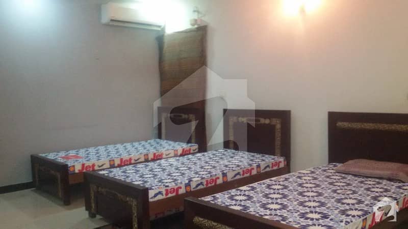 پنجاب کوآپریٹو ہاؤسنگ سوسائٹی لاہور میں 4 کمروں کا 16 مرلہ کمرہ 8 ہزار میں کرایہ پر دستیاب ہے۔