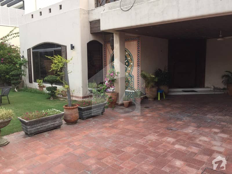 1 Kanal Elegant House In XX Phase 3 Dha Lahore