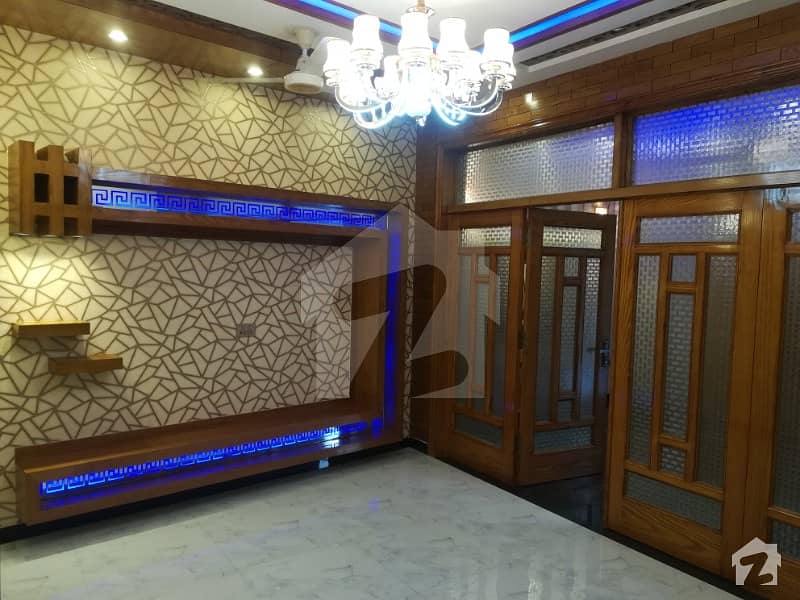 بحریہ ٹاؤن ۔ بلاک بی بی بحریہ ٹاؤن سیکٹرڈی بحریہ ٹاؤن لاہور میں 3 کمروں کا 5 مرلہ مکان 1. 15 کروڑ میں برائے فروخت۔