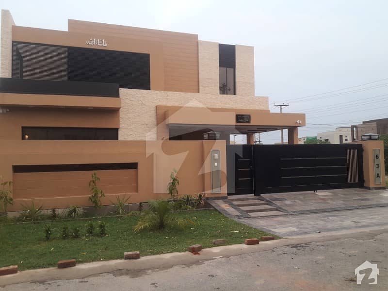 Luxury Style Brand New 1 Kanal Gorgeous House Available For Sale