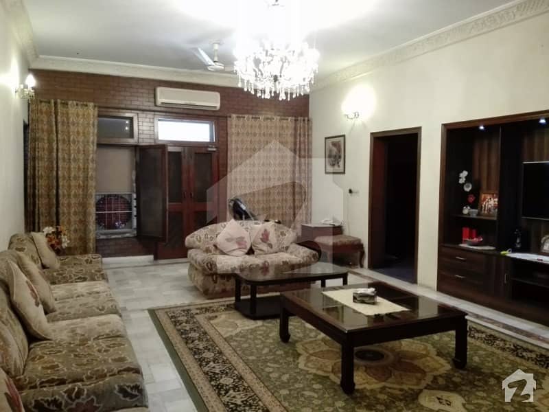 10 Marla Well Maintained House Is Available For Sale