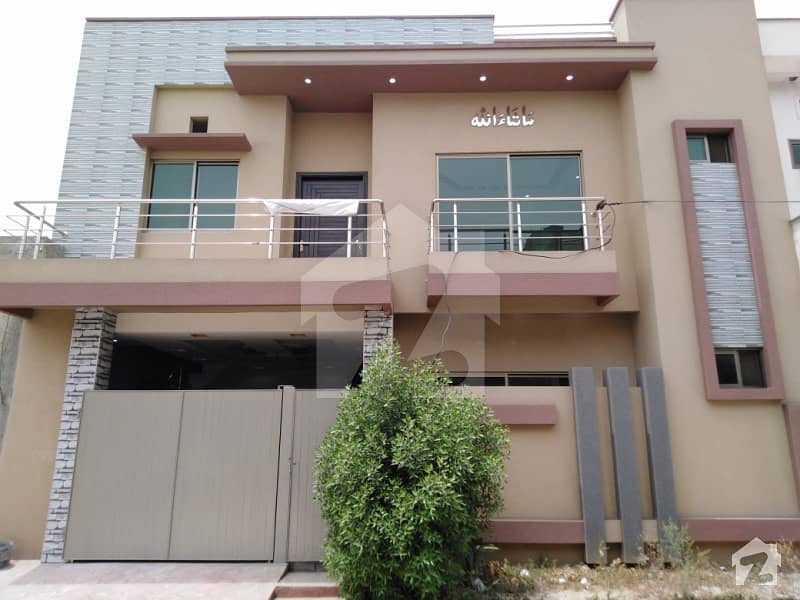 ستیانہ روڈ فیصل آباد میں 3 کمروں کا 6 مرلہ مکان 1 کروڑ میں برائے فروخت۔