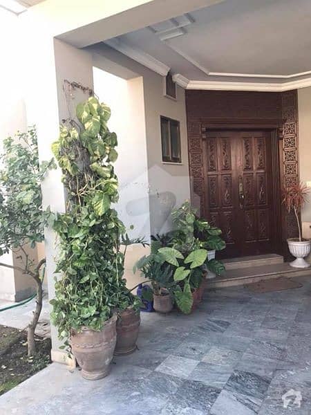 Kanal Bungalow available for rent in DHA Phase 4 BB block