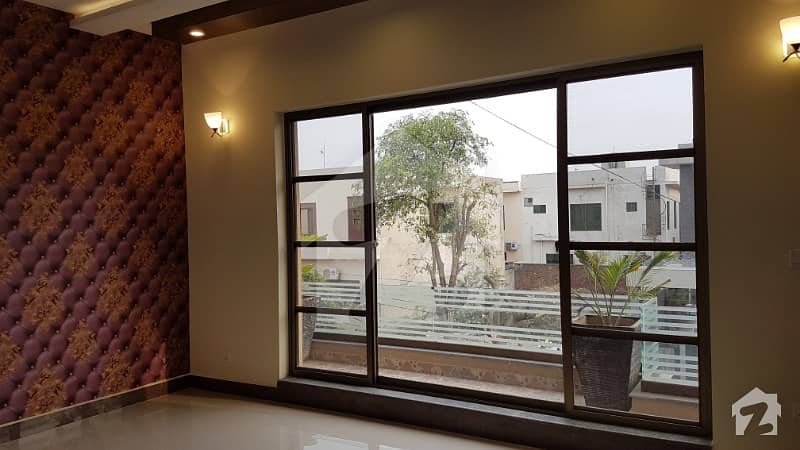 LAHORE GRANDE Excellent Location Brand New 10 Marla Luxury House for Sale