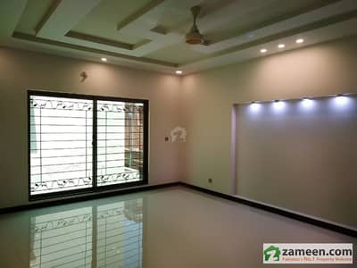 1  Kanal  Upper Portion  Is Available  On Rent