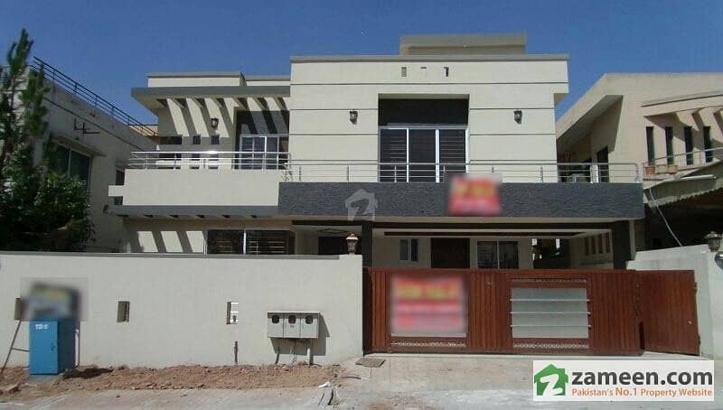 Designer Triple Storey Brand New House With 3 Independent Entrance