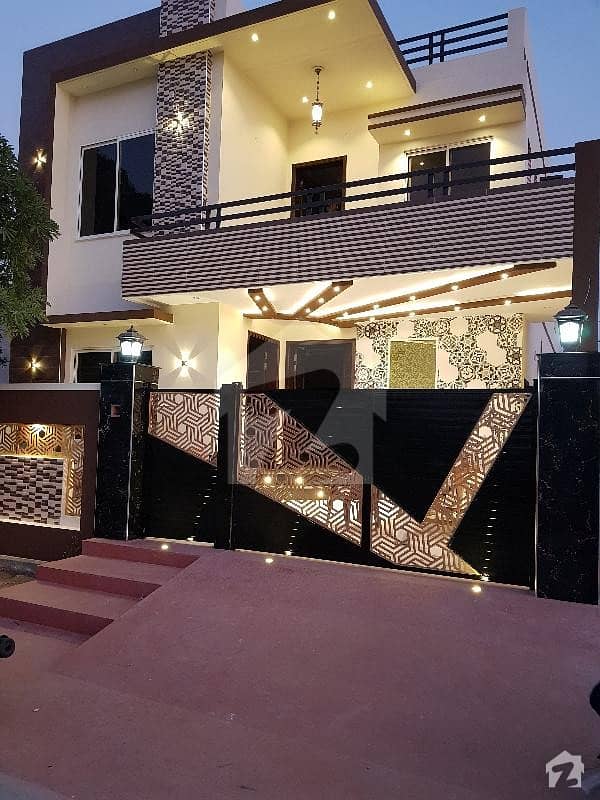 10 Marla Beautiful House For Sale In Wapda City Faisalabad