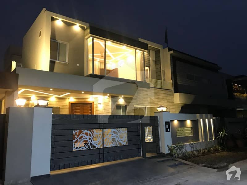 10 Marla Owner Build Luxurious Bungalow For Sale