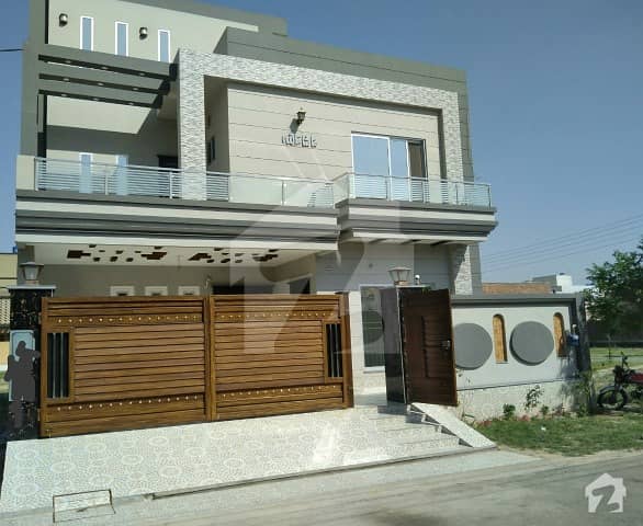 10 Marla Brand New Solid Architecture  Design House For Sale In Airline Society Near Shokat Khanum Hospital