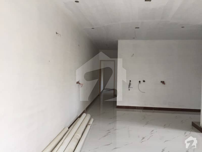 پی ای سی ایچ ایس بلاک 2 پی ای سی ایچ ایس جمشید ٹاؤن کراچی میں 5 کمروں کا 9 مرلہ مکان 7. 5 کروڑ میں برائے فروخت۔