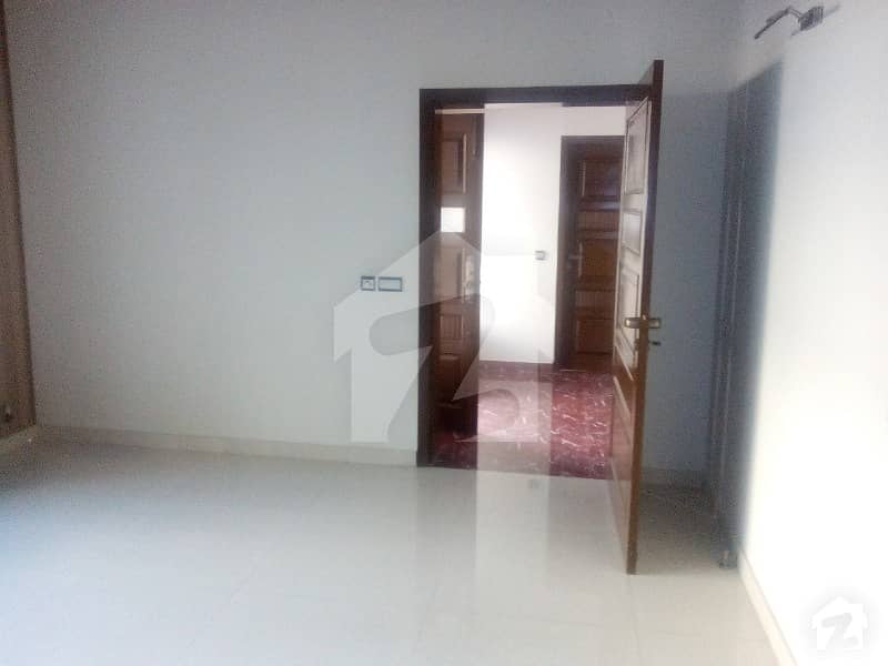 1 Kanal Triple Storey 12 Bed 3 Unit House Is Available For Rent With 2 Gate