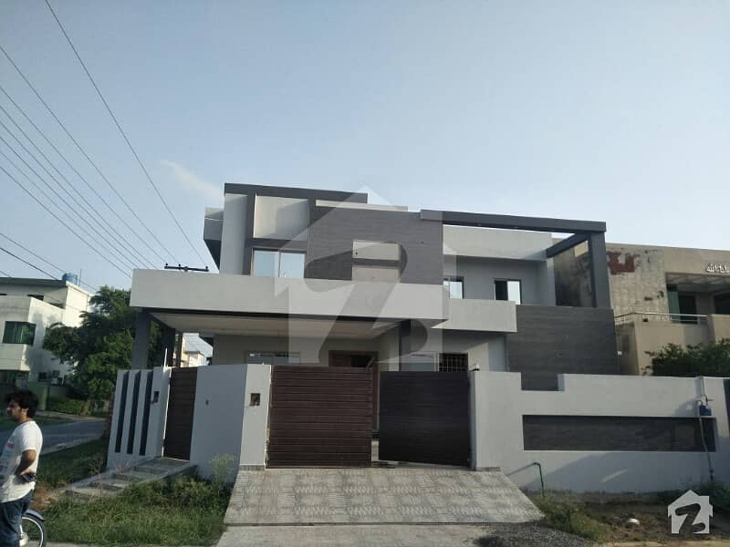 1 Kanal Beautiful Brand New Upper Portion  Is Available For Rent