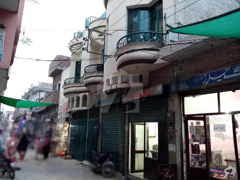 جناح روڈ گوجرانوالہ میں 5 کمروں کا 7 مرلہ مکان 1. 8 کروڑ میں برائے فروخت۔