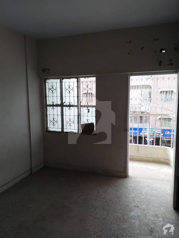 Fareed Center Flat For Sale